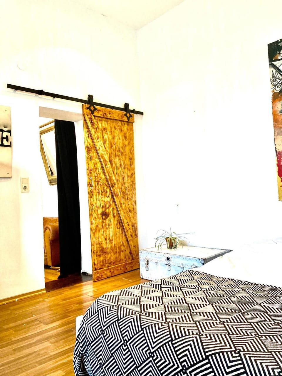 Bed, Decorative detail, Bedroom