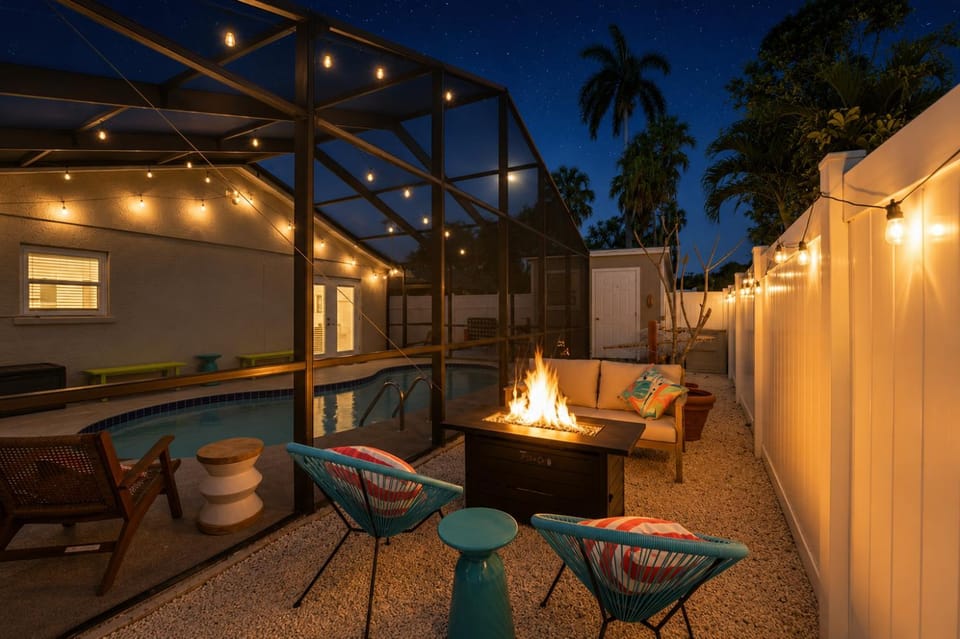 Sunwashed Stone Villa with Heated Pool, Hot Tub & Mini Golf House in Bradenton
