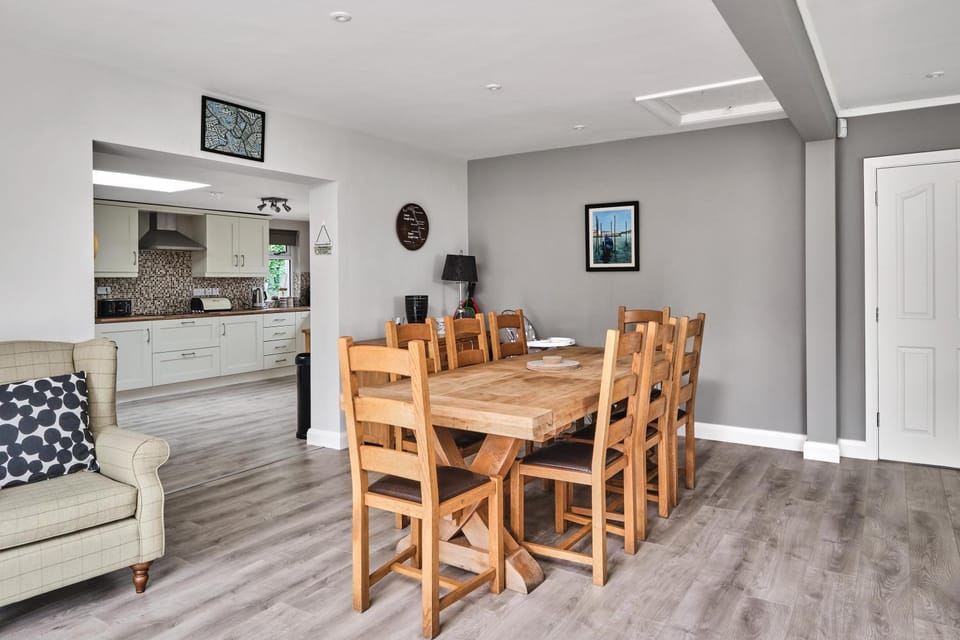 Loughside Lodge - Fermanagh 5 bed waterside bungalow House in Leitrim, Co. Leitrim, Ireland