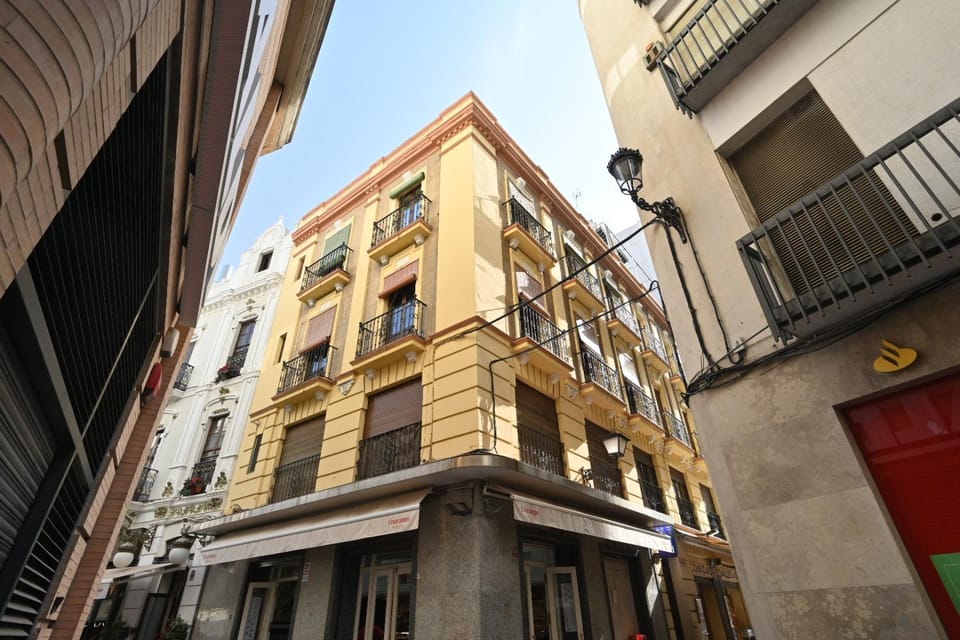 Property building, Facade/entrance