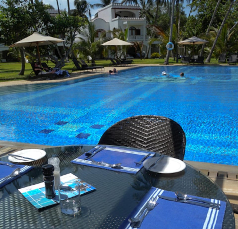Swimming pool