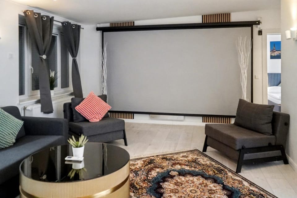 Property building, TV and multimedia, Living room, Seating area