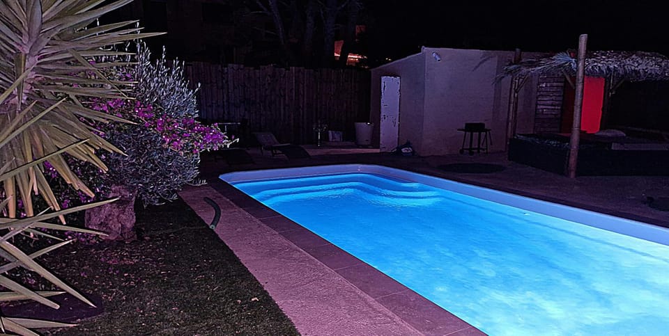 Property building, Swimming pool