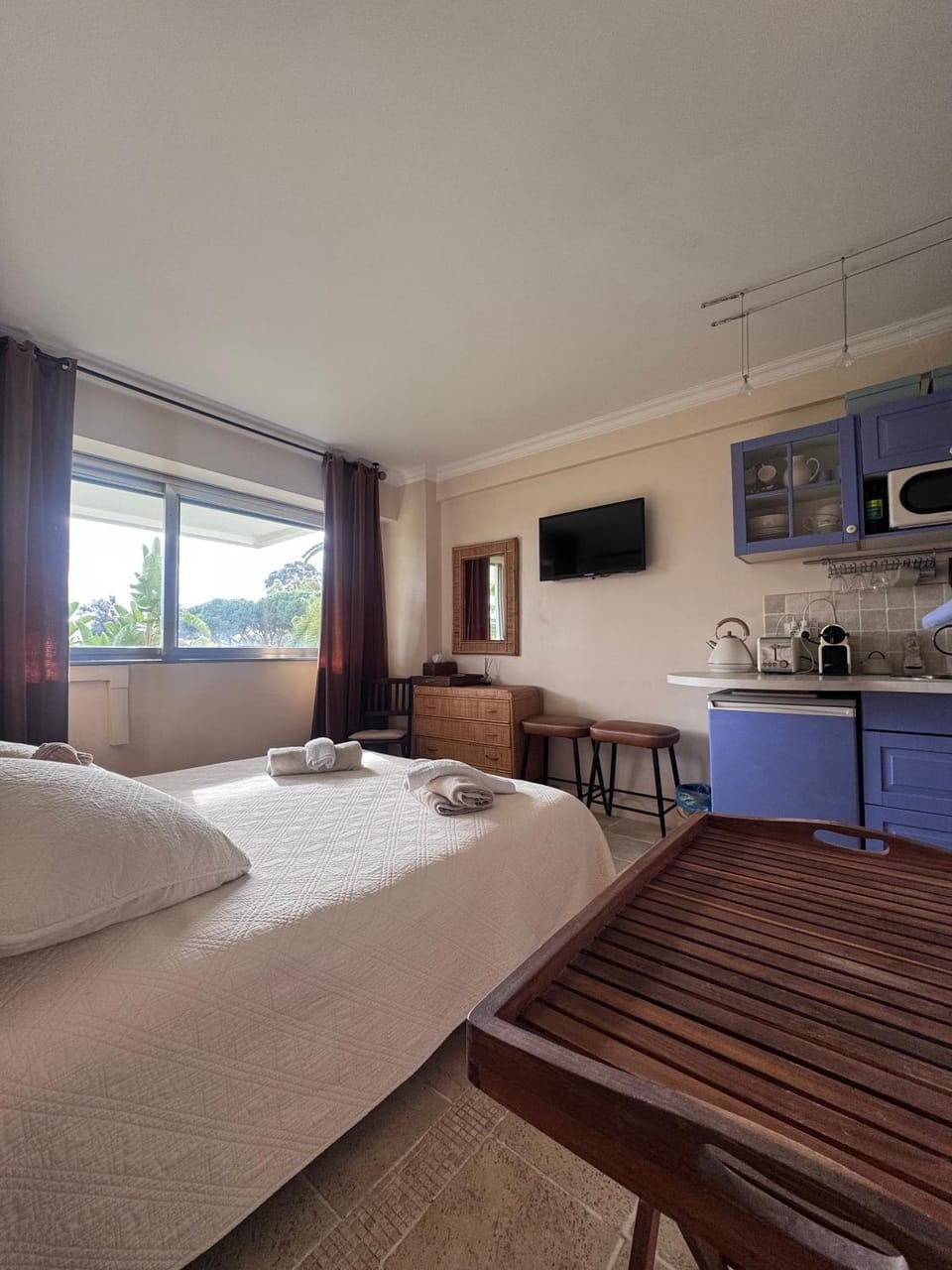 Bed, Kitchen or kitchenette, Bedroom