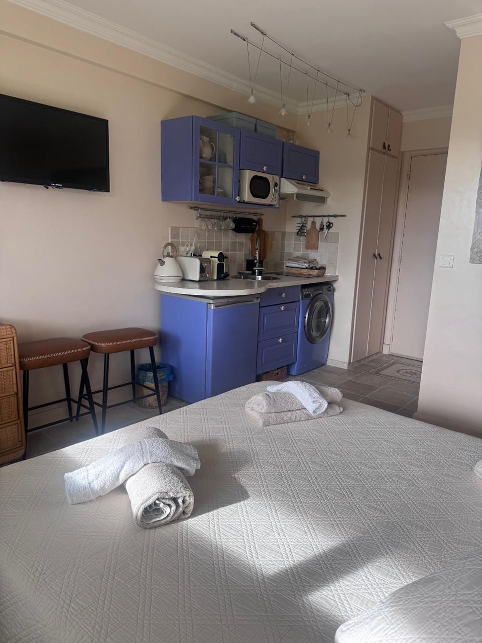 Bed, TV and multimedia, Coffee/tea facilities, Kitchen or kitchenette, Bedroom, stove, towels