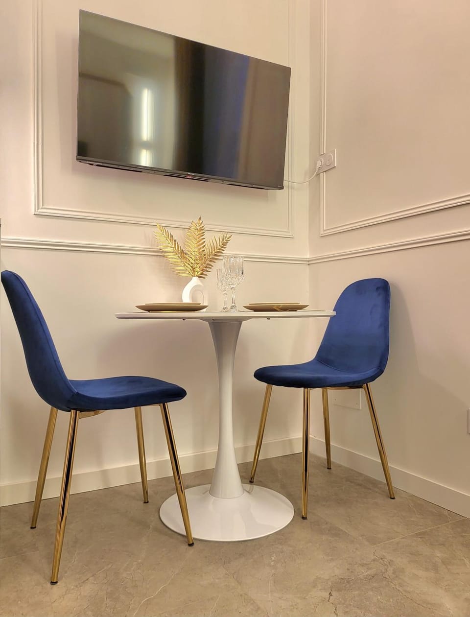 TV and multimedia, Dining area