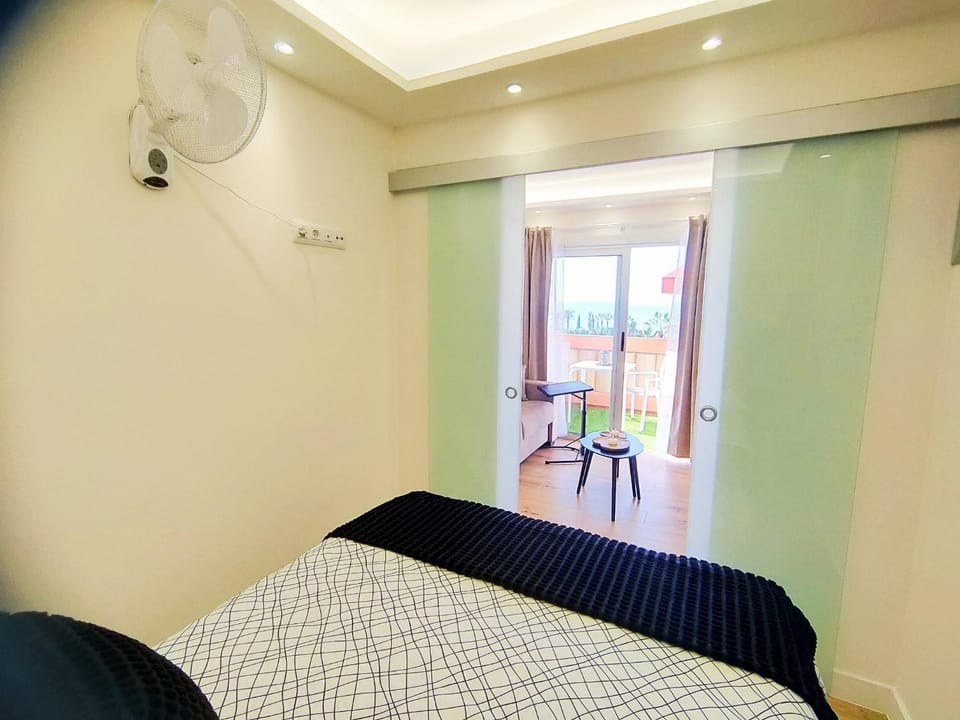 Bed, Living room, Sea view, Sunset, heating