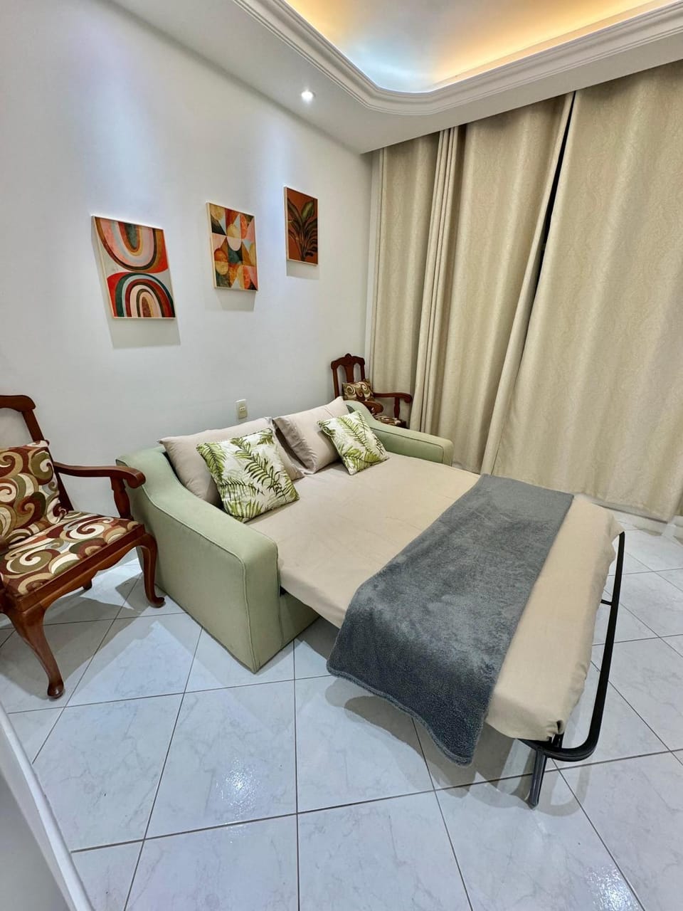 Bed, Living room