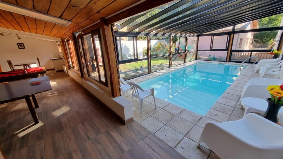 Cabaña con Piscina Cubierta House in San Martín de los Andes
