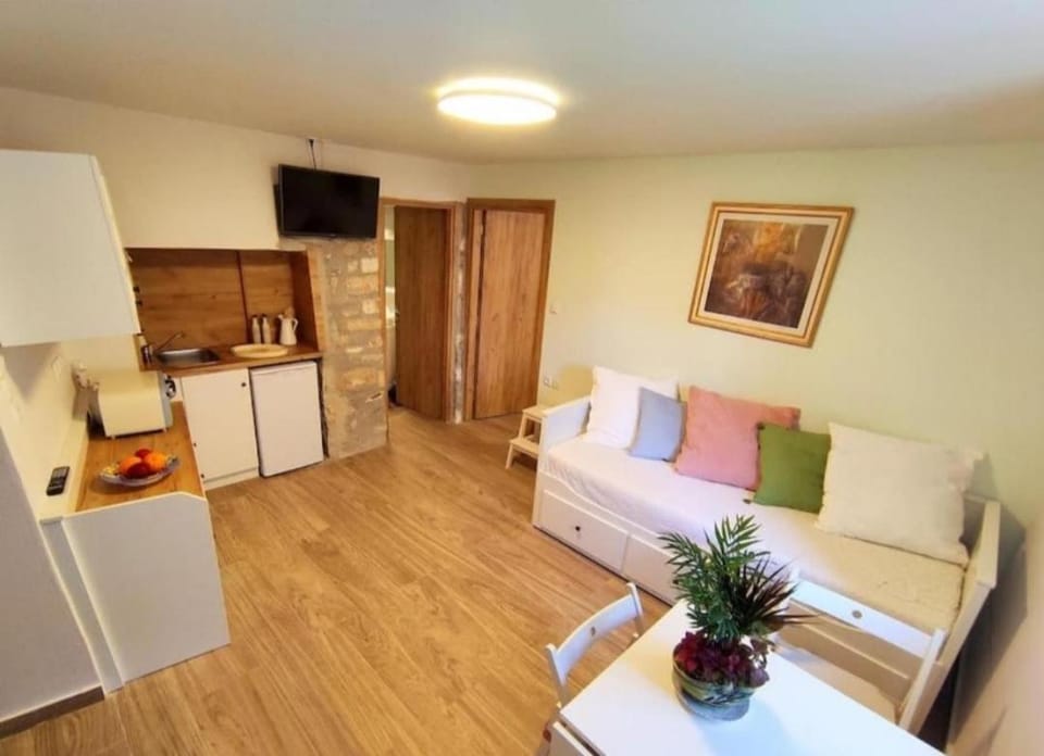 Σπίτι στο νησί Ιωαννίνων LAGO MINI SUITE House in Peloponnese, Western Greece and the Ionian