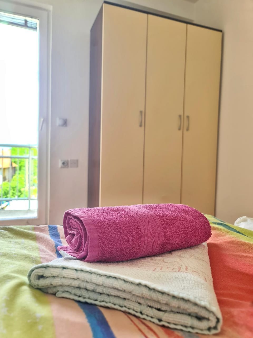 Bed, Bedroom, towels, wardrobe