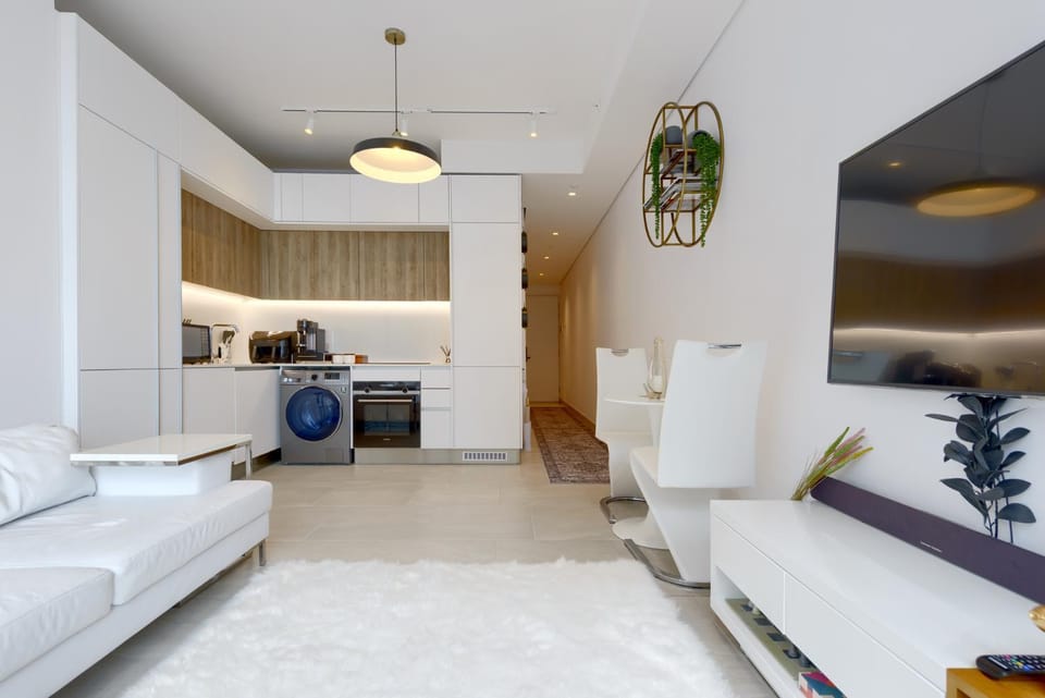 Seating area, Dining area, kitchen