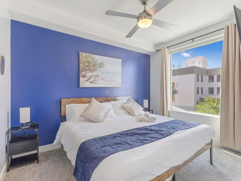 Apt in Heart of SLC - King Bed - Gym - Smart TV Apartment in Salt Lake City