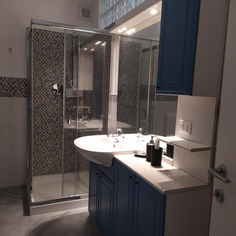 Shower, Bathroom