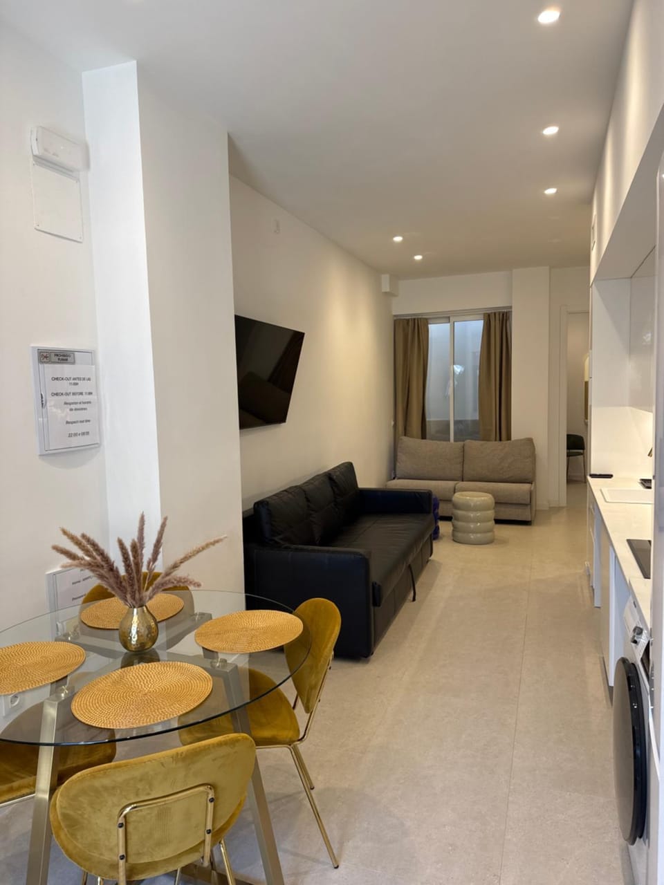 Living room, Dining area