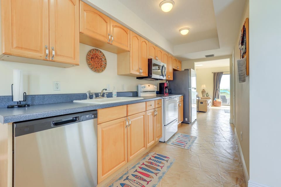 Oceanside: Beachfront Fort Pierce Retreat House in Fort Pierce