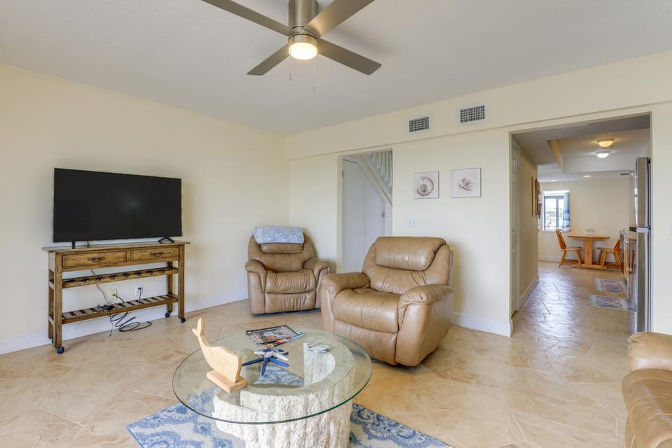 Oceanside: Beachfront Fort Pierce Retreat House in Fort Pierce