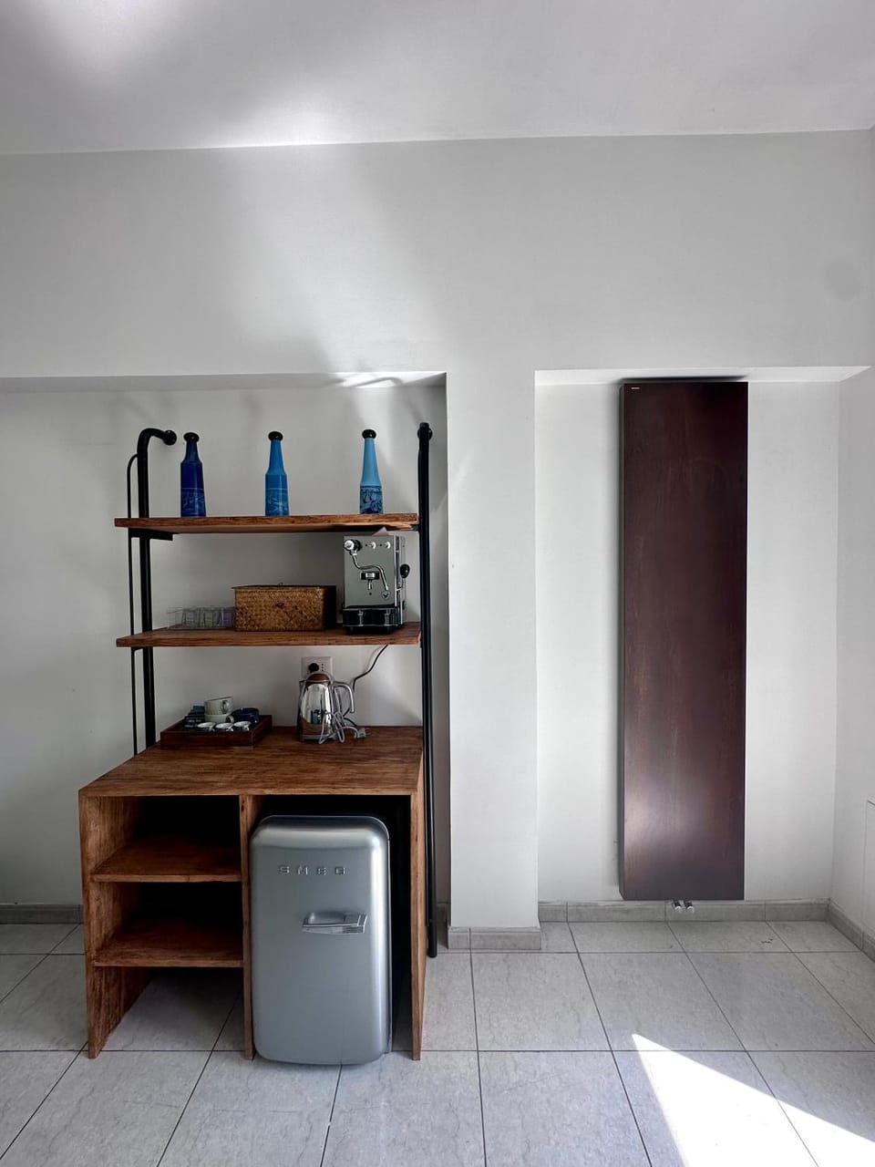 furniture, minibar