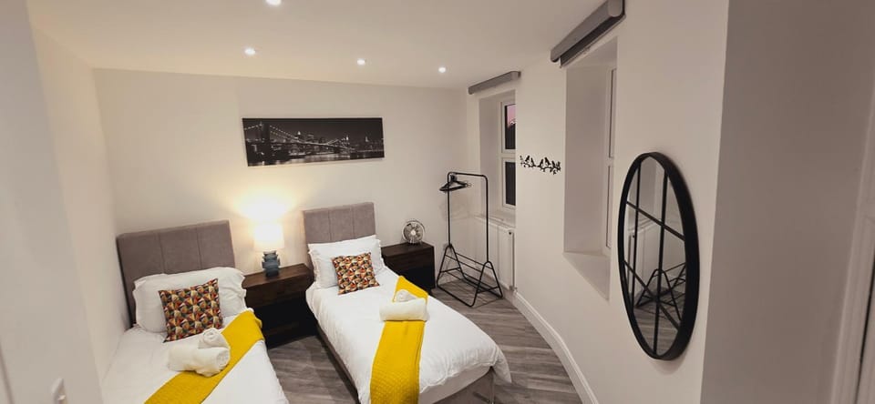 Abbey Corner By Nivaas-Located in the heart of the city centre-5 minute walk to train station-20 minutes to London via train Apartment in Reading