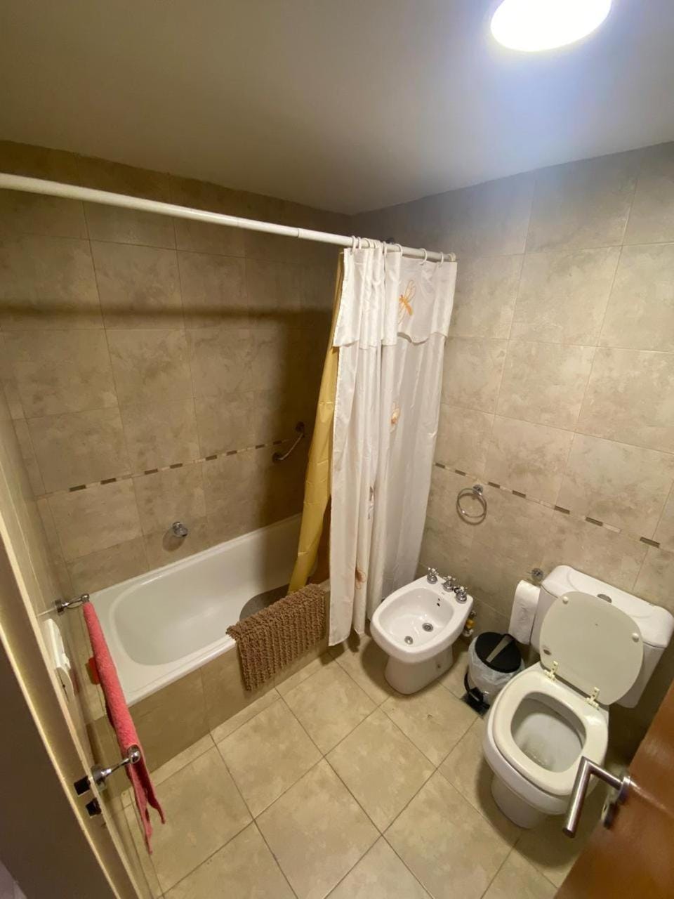 Shower, Toilet, Bathroom, Bath, bidet, towels