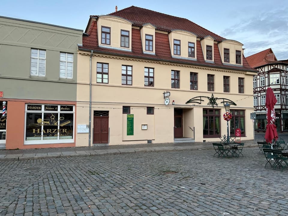 Property building, Day, Location
