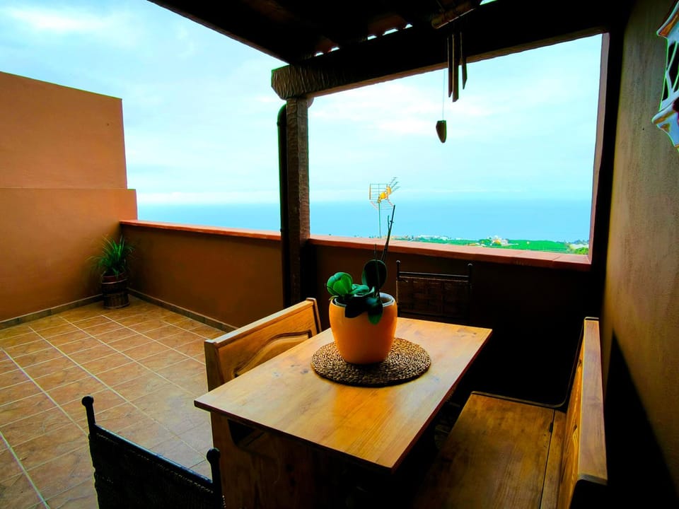 View (from property/room), Balcony/Terrace, Balcony/Terrace, Dining area, Sea view
