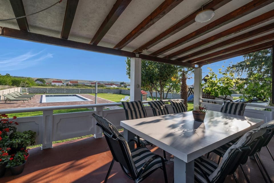 Patio, Day, Natural landscape, Garden, View (from property/room), Balcony/Terrace, Dining area, Garden view, Pool view, Swimming pool