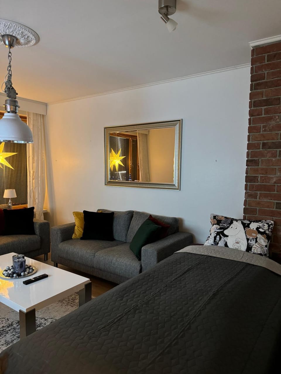 Bed, Living room, Photo of the whole room, Seating area, Bedroom