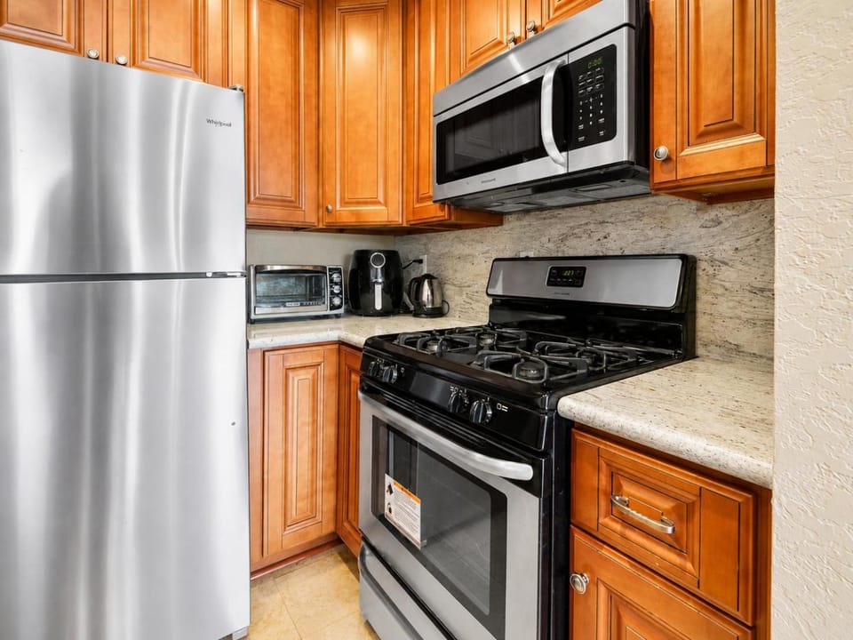 Lakeview Condo - Lakefront Complex, Lake Views, Heated Pool House in Big Bear