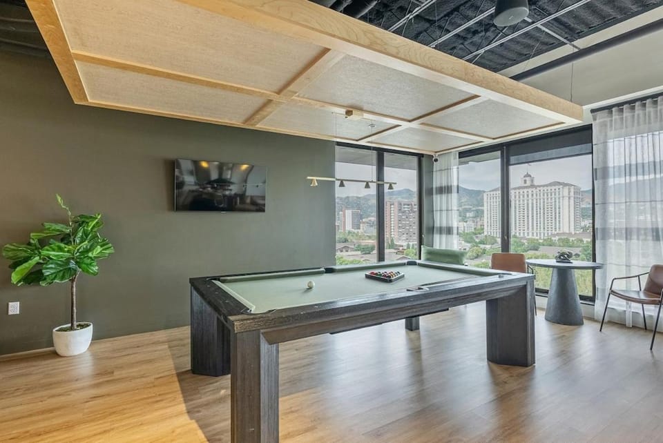 Downtown Studio - Gym - Parking - PetsOK Apartment in Salt Lake City