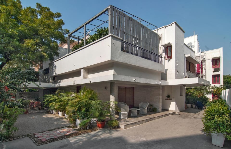 Facade/entrance