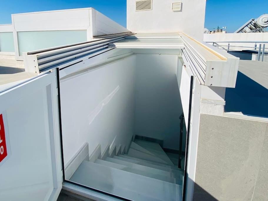 Ático con gran terraza en el centro a 50 metros de la playa Apartment in Fuengirola