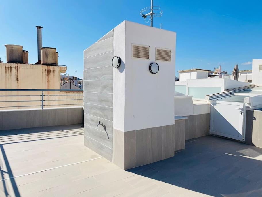 Ático con gran terraza en el centro a 50 metros de la playa Apartment in Fuengirola
