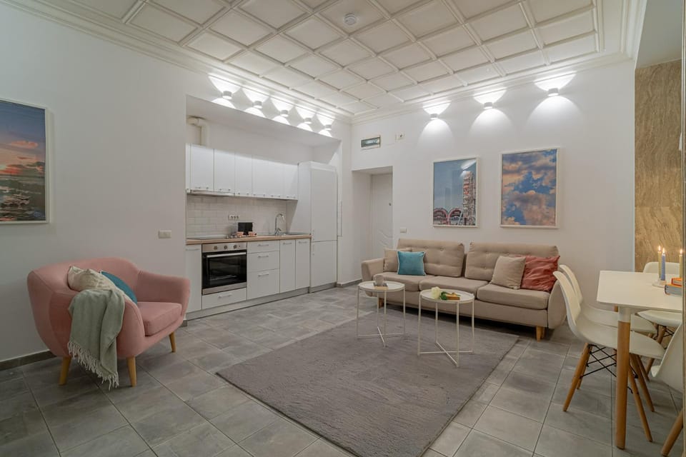 Kitchen or kitchenette, Living room, Dining area