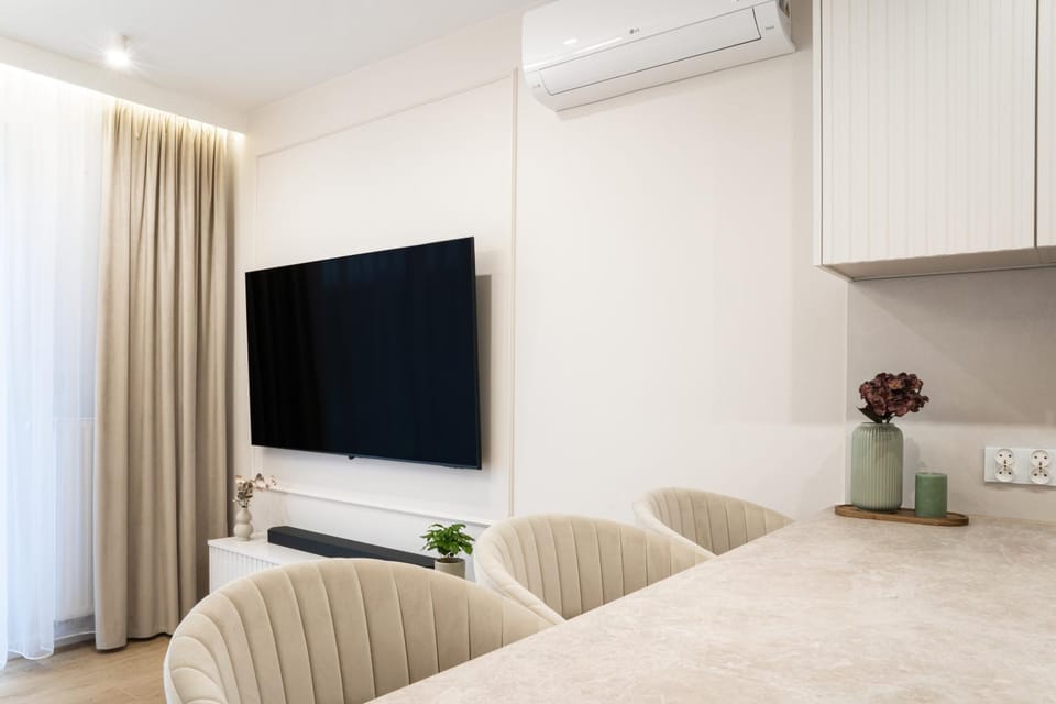 Communal lounge/ TV room, TV and multimedia, Living room, Seating area, Evening entertainment, kitchen