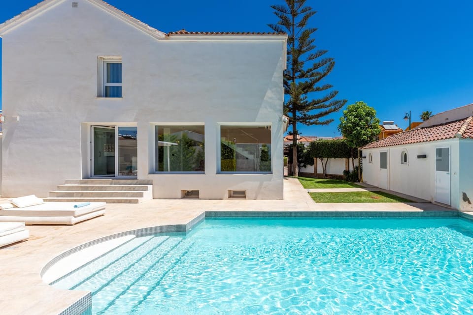 Property building, Swimming pool