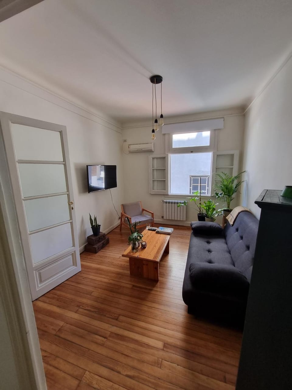 Communal lounge/ TV room, TV and multimedia, Living room, Seating area, Evening entertainment