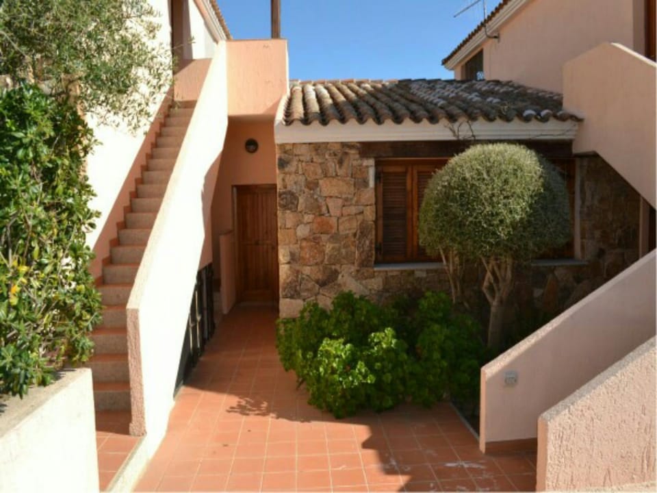 Patio, Facade/entrance, Neighbourhood