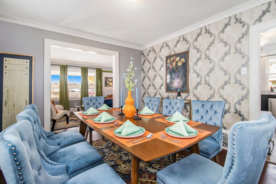 GAME DAY Haven- Sleeps 10, Near Notre Dame & DT! House in South Bend