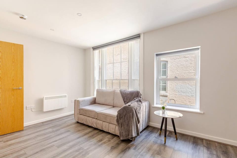 View (from property/room), Living room, Seating area, City view, heating