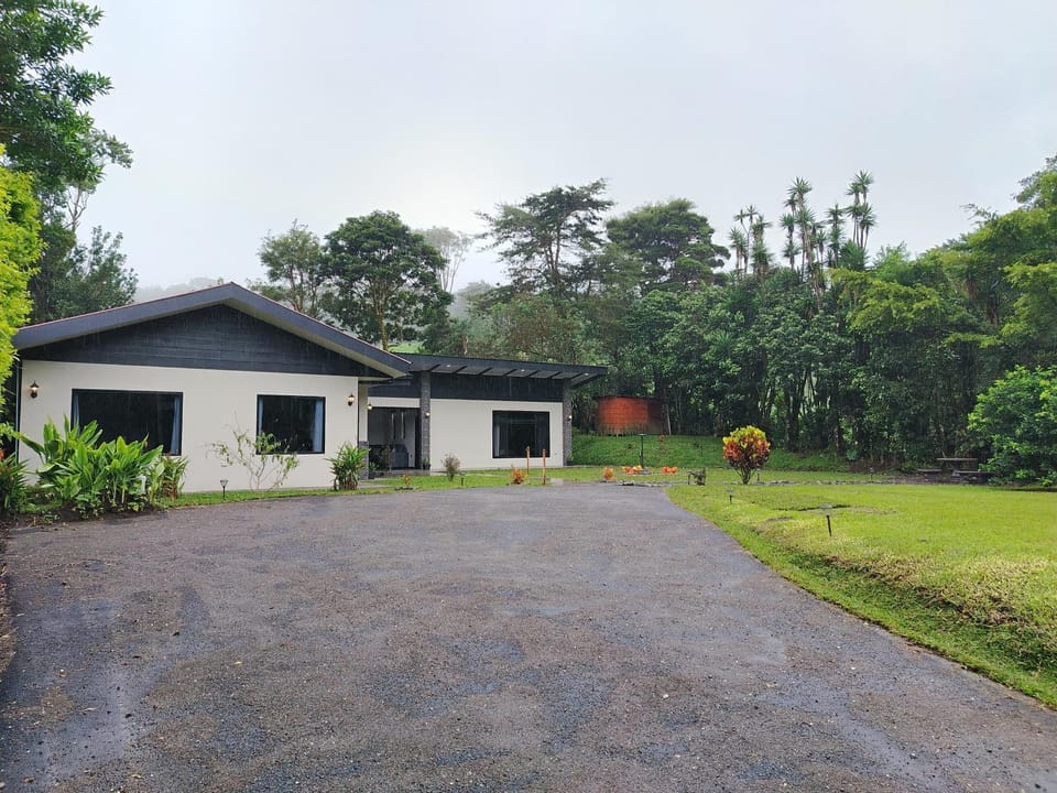 Facade/entrance, Natural landscape