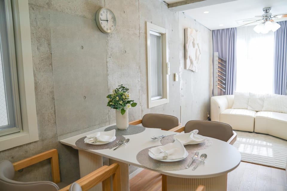 Living room, Dining area