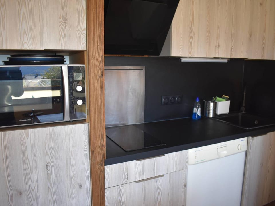 Charmant T2 Cabine Style Chalet, exposé Sud, proche centre et télécabines - FR-1-580-123 Cabin in Bolquère