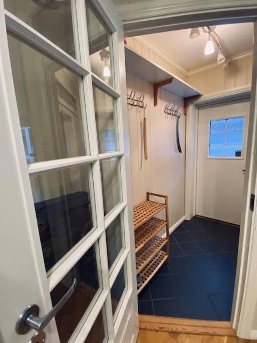 45 m2 - 2 bedrooms, bathroom, kitchen, private entrance and shed Apartment in Nordland, Norway