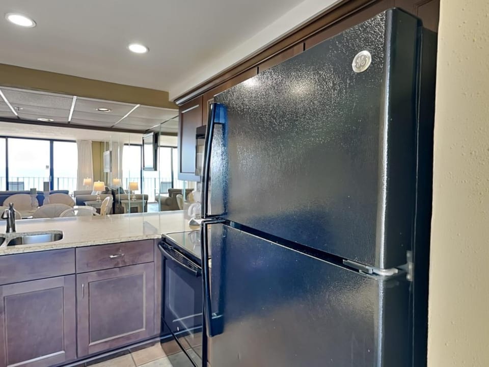 Kitchen or kitchenette, Living room, Seating area