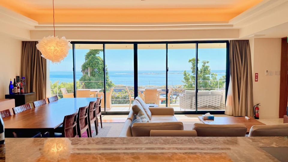Natural landscape, View (from property/room), Balcony/Terrace, Living room, Photo of the whole room, Seating area, Dining area, Sea view