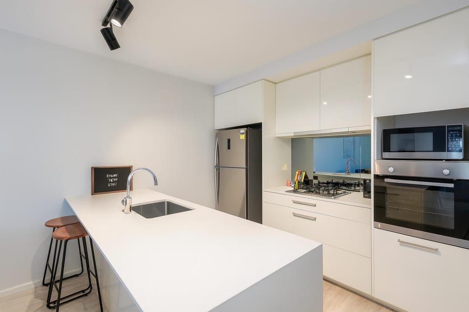 Kitchen or kitchenette, oven