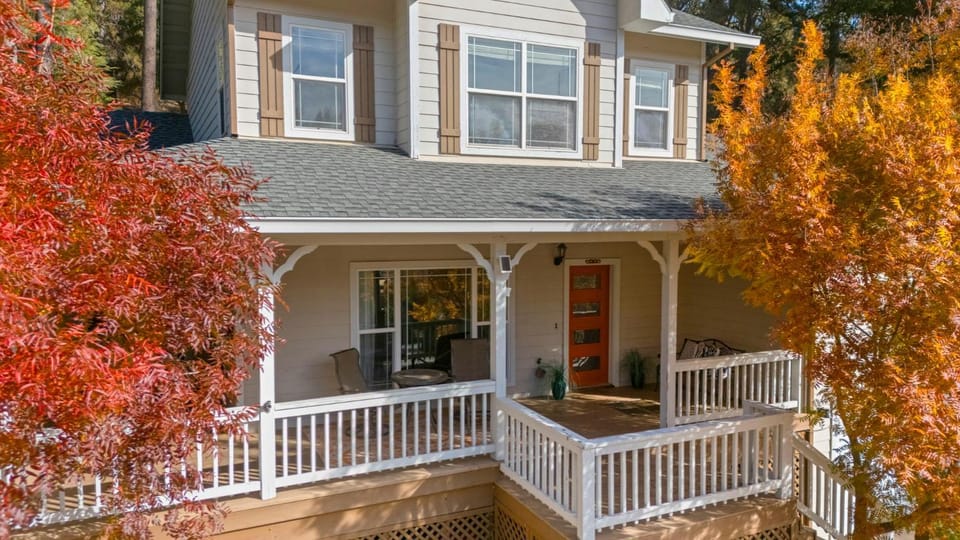 Property building, View (from property/room)