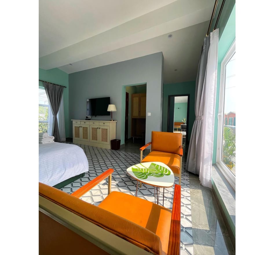 Photo of the whole room, Bedroom