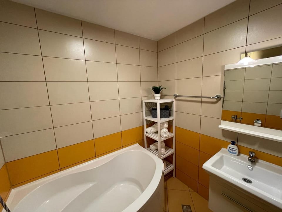 Bathroom, Bath